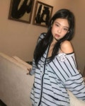 제니픽 ! 하이레이어드 ”허쉬컷“ 페이스라인에 부드럽게 떨어지는 C컬 ♥ 너무 이쁘지 않나요 ••• 얼굴 주변에 떨어지는 레이어드가...