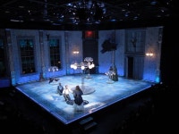 Nhà hát에 있는 핀