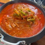 원래도 맛난는데 더더 맛있어짐 달큰한 #애호박찌개 는 술도둑 밥도둑 마무리 밥은 선택이 아닌필수 보드랍기 이를데없는 수육을 내사랑... 
