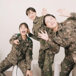 yoonn0_2님이 Instagram에 사진을 공유했습니다: #🇰🇷 3km 구보시간 단축하겠다고 청파동주민센터에서 수영배우던 애들이 어느새 예비역... 