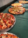 Round Table Pizza (@RoundTablePizza) Round Table Pizza(@RoundTablePizza) 님 | 트위터 | Roundtable pizza, Food cravings, Pizza
