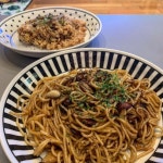 Instagram의 맛집킬러 혜띠🔪님: “진짜 배고파 미치기직전에 집에 도착하니 엔쵸비파스타와 트러플버섯크림리조또😻 진짜 너무 맛있어서... 