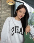 더르넬 on Instagram: “파리스 맨투맨 3color - 심플하지만 소장가치... 원단을…” 더르넬 on Instagram: “파리스 맨투맨 3color - 심플하지만... 