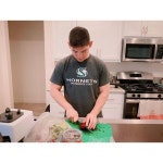 Who has the best hubby? ME!!! Thank you for making beet smoothie for me babe😘  내가 마실 스무디 만들어주는 남편... 