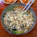 Instagram의 부산맛집 맛있는부산님: “수영 자연분식소문난칼국수 칼국수의 종류가 다양하지는 않지만, 가격부담 없는 집이 많은 부산 시원한... 