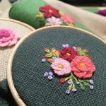좋다~~^^ #embroidery #handmade #울자수#입체자수#꽃자수#꽃#프랑스자수#야생화자수#동각뜰 | Brazilian embroidery, Hand embroidery... 