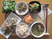 건강하고 풍성한 밥상 드시러 오세요~^^ #밥상 #카페슬로비 #얼굴있는거래 #홍대집밥 #농가직거래 #그때그때밥상