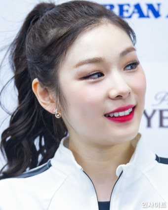 ヨナ에 있는 핀