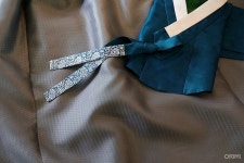 진회색 진주사 치마와 은박을 찍은 남색 저고리, 시어머니 혼주한복