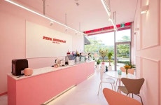 핑크색 컬러 포인트 12평 케이크샵 인테리어 핑크색 컬러 포인트 12평 케이크샵 인테리어 | Pink birthday cakes, House, Pink birthday
