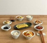 새늘 on Instagram: ⠀ ⠀ 순두부 김치찌개와 계란말이 💛 ⠀ ⠀ 두부 들어간 김치찌개가 먹고 싶었는데 냉장고에 순두부만 있어서 아쉬운 대로... 