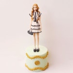 sugarart #sugarfigure #sugarcraftcakes #cakedecorating #레드발렌티노 #미니드레스#슈가… | Sugar art, Novelty lamp, Table lamp