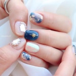 “조녜🤍 ⠀ #다혜킴네일_가디스 60.000원 @fiote_korea #보랏빛밤 송이 쌤 시술 ⠀ 예ᄋ… | Nails, Nail art, Beauty