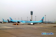 인천 중구 인천공항 격납고 앞의 포장된 광장 | Community, Aircraft, Math