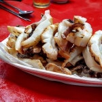 Instagram의 맛두더지_맛과연애M&A가학자님: “#중앙시장 #신당역 #옥경이네 . . 오늘 같이 비가 내리는 날에는 심수봉 언냐도 말했죠 그때 그... 