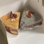 한입 먹고 감동이 밀려오뮤ㅠㅠ 조선라인 최고 - #BEN #카페벤 #인절미초코케이크 #cake #bakery in 2020 | Food, Desserts, Yummy