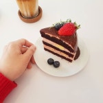 소반봄과 함께 12시 오픈할게요! 스히투는 오늘 식사류와 어울리는 상큼한 레몬레이디아이스티와 레몬커드케이크 새로 준비해두었습니다... 
