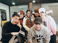 오랜만에 써니 여러분들과 함께 한 V LIVE 🎧 뮤직딜리버리 43탄에서 더 이스트라이트 멤버들이 소개해드린... 