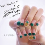 윤아 만족스러운 반짝반짝 빛나는 파인애플 네일 nailtam2na IG Yoona Lim