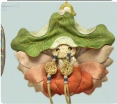 민화소품에 있는 명희 정님의 핀