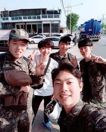 ( 3일 = 5만원 ) 친구 사귀고 왔슴다  의경땐 서울경찰청장 표창장 받았었는데 이번엔 대대장 중령 표창장 받았다 ㅎㅎ( 다주는거 X...