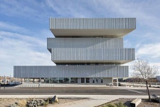 Épinglé par 김정인 sur 2025 두산동 근린생활시설 en 2025 | Photographe architecture, Conception de façade, Bâtiments modernes