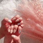 아이세라💅🏻 라인테이프에풀스와네일❣️ 여자여자한네일이이예요❣️ 깔끔하면서도이뿌지유👏🏻👏🏻 ㆍ ㆍ ✨예약문의... 