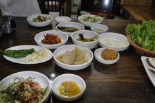 기본으로 나온 밑반찬이 모두 맛있다..명희네식당..20130712 | Food, Breakfast, Eggs