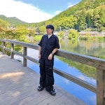 홍준범 on Instagram: 일본 마지막 피드 ㆍ ㆍ ㆍ ㆍ ㆍ ㆍ ㆍ ㆍ ㆍ ㆍ ㆍ ㆍ #유후인여행 #긴린코호수 #후쿠오카여행 #프라다셔츠... 