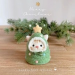 니들펠트 스튜디오 on Instagram: 🎄 ₍˄..˄₎⊹ 귀여운 고양이 트리 양이에요! ◡̈ 고양이를 키우고 계셔서 고양이 귀와 얼굴로 요청해... 