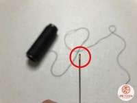 도구없이 맨손으로 바늘에 실 3초만에 꿰는 법