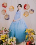 Pin page 보화 on Instagram: “촬영 다녀왔던 게 꿈만 같았던 아랑한복✨ 한복 예쁜 건 두말할 필요 없고 실내프로필 배경이... 