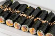 김밥에 있는 haeji yun님의 핀 - 2021 | 배달 음식, 김밥