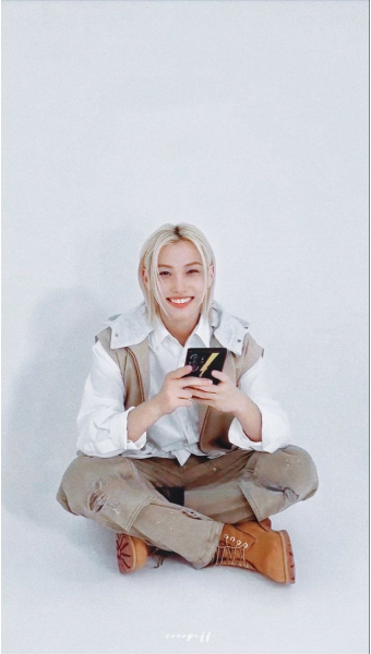 Felix [용복] icon + wallpaperStray Kids [스트레이키즈] 6 YEAR ANNIVERSARY YouTube Live Felix [용복] icon...