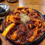 #페북사진공유❌❌님: “#신라식당#돌판낙지볶음 #먹스타그램#맛스타그램#인스타푸드#푸드스타그램#맛있다그램#먹방#먹부림#대구... 