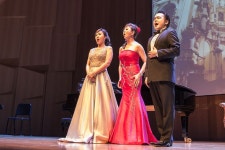 특별출연으로 #테너_신동원 님도 참여하여 희망을 주는 새봄맞이 음악회였습니다. 메조소프라노 김수정님과 함께... 