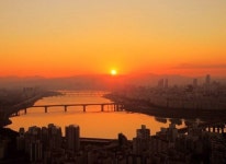 47분 🌞 - #아차산해맞이광장 : 서울서 가장 먼저 해뜨는곳 #응봉산팔각정 : 한강, 서울숲, 잠실이 한눈에 :) #안산봉수대 : 휠체어, 유모차 가지고... 