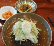 칡 냉면 [ Chic Naeng Myun ] Cold Arrowroot Noodle