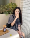 🏷 어나더썸머_솔지 on Instagram: “- 휘뚜루마뚜루 세뚜🤍 루시랑 꽁냥꽁냥, 이 맘때는 딱 테라스커피☕️ 미먼도 한 풀 꺾여서 오예!... 