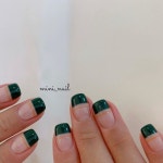 미니네일 on Instagram: “#미니네일#프렌치네일 . . . 그린이랑 오렌지 넘나 사랑스럽 🧡💚”