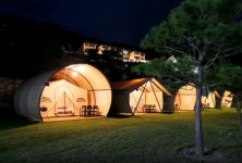 봄찾행☆토함산락펜션&글램핑 봄찾행☆토함산락펜션&글램핑 | Travel, Cloud gate, Outdoor