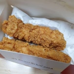 가서 #블랙라벨치킨 이랑 그냥 #치킨 두조각 사서 후식ㅎㅎ . . . #jmt #instagood #instafood… (With images) | Food, Breakfast... 