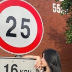 오프업 on Instagram: 용산오면 여기서 무조건... 쪼리 #용산공… | 표지판, 플립플랍, 사실 오프업 on Instagram: 용산오면 여기서 무조건... 