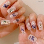 해본 #나비네일아트 는 스와로브스키와 함께 #고급스러운네일 완성! 🦋💙 The collaboration of blue butterflies and Swarovski... 