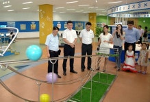 몽골대사관 성원들 과학기술전당 참관-《조선의 오늘》