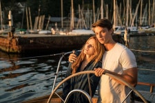 Pin page Midnight Sun (2018)에 있는 Michelle님의 핀 | 미드나잇 선, 영화 사진, 영화