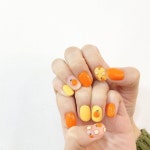 연남동네일샵, 그날의네일 유림ෆ on Instagram: “이번엔 오렌지🍊 너무 추워서 한달 더 기다리셨다가 오늘 드디어... 