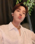 부산 쏴라있네!!! 고마워요 여러분 싸랑해요 💜💕🥺 | Jhope, Children photography poses, Hoseok