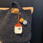 #나나스바스켓 #핸드메이드 #손뜨개 #손뜨개가방 #코바늘뜨기 #코바늘가방 #crochet #handmade #nanasbasket #폼폼만들기 #키링만들기 #뜨개작은... 