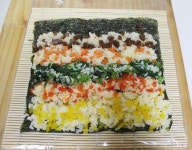 가을 소풍 예쁜 도시락 메뉴 꽃 김밥 만드는 방법 | 간편 식사, 음식 인스타그램, 케이터링 음식